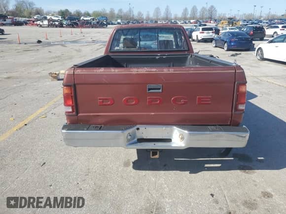 1992 Dodge Dakota с VIN 1B7GL23YXNS633409, выставлен на аукционе Copart как лот 51067775 с пробегом 153 174 миль миль и Списание • Salvage title. История ставок и продаж доступна на DreamBid. Изображение 6.