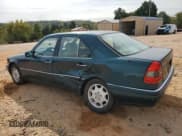 ✅ 1994 Mercedes-Benz 200 220 • VIN: WDBHA22E5RF084524 • Lot: 73287364. Wystawiony na Copart z przebiegiem 187 541 mil. Bezpłatny archiwum sprzedaży aukcyjnych z USA i szczegółowy raport historii pojazdu na DreamBid. Zdjęcie 2.