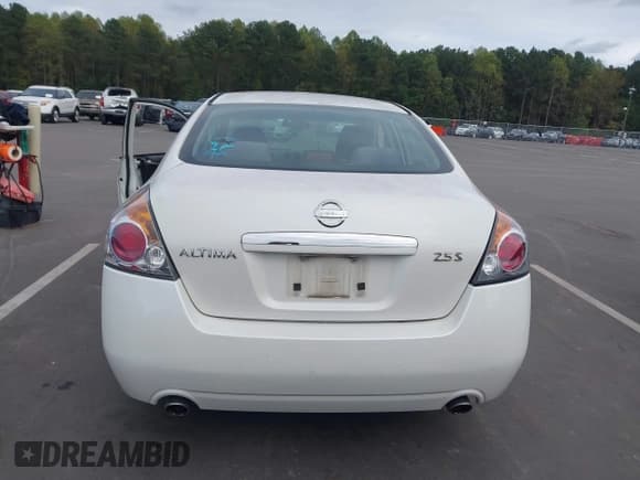 ✅ 2008 Nissan Altima S • VIN: 1N4AL21E18N534050 • Lot: 43457346. Wystawiony na IAAI z przebiegiem Nie podano. Bezpłatny archiwum sprzedaży aukcyjnych z USA i szczegółowy raport historii pojazdu na DreamBid. Zdjęcie 17.