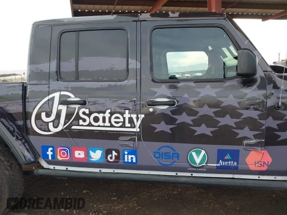 ✅ 2020 Jeep Gladiator Mojave • VIN: 1C6JJTEG0LL202422 • Lot: 41199747. Listed on IAAI with 51,503 mi. Free auction sales archive from the USA and detailed vehicle history report at DreamBid. Image 13.