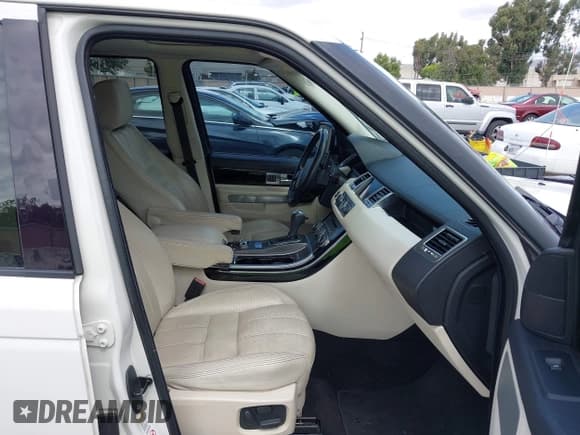 ✅ 2010 Land Rover Range Rover Sport SC • VIN: SALSH2E42AA224075 • Lot: 43176659. Wystawiony na IAAI z przebiegiem 129 476 mil. Bezpłatny archiwum sprzedaży aukcyjnych z USA i szczegółowy raport historii pojazdu na DreamBid. Zdjęcie 5.