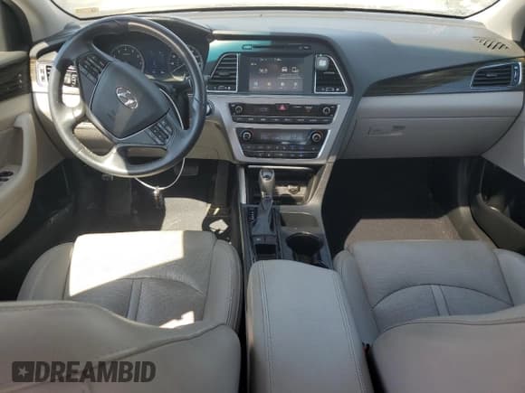 ✅ 2017 Hyundai Sonata Sport • VIN: 5NPE34AF8HH465499 • Лот: 81960655. Опубликован ранее на Copart с пробегом 97 359 миль. Бесплатный доступ к архиву аукционных продаж из США и подробный отчёт об истории автомобиля на DreamBid. Изображение 8.