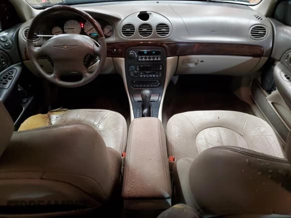 ✅ 2004 Chrysler 300M M • VIN: 2C3AE66G44H624905 • Лот: 86344224. Опубликован ранее на Copart с пробегом 214 907 миль. Бесплатный доступ к архиву аукционных продаж из США и подробный отчёт об истории автомобиля на DreamBid. Изображение 8.