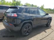 ✅ 2020 Jeep Cherokee Altitude • VIN: 1C4PJMLN5LD550818 • Lot: 60082645. Wystawiony na Copart z przebiegiem 121 428 mil. Bezpłatny archiwum sprzedaży aukcyjnych z USA i szczegółowy raport historii pojazdu na DreamBid. Zdjęcie 3.
