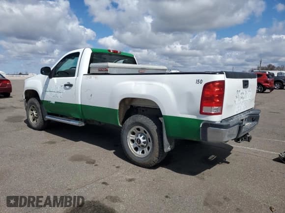 ✅ 2011 GMC Sierra 2500HD Work Truck • VIN: 1GT02ZCG2BF210624 • Lot: 53943645. Listed on Copart with 208,695 mi. Free auction sales archive from the USA and detailed vehicle history report at DreamBid. Image 2.