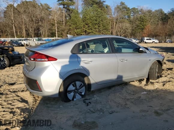 ✅ 2020 Hyundai Ioniq Blue • VIN: KMHC65LC7LU231470 • Lot: 83269124. Wystawiony na Copart z przebiegiem Nie podano. Bezpłatny archiwum sprzedaży aukcyjnych z USA i szczegółowy raport historii pojazdu na DreamBid. Zdjęcie 3.