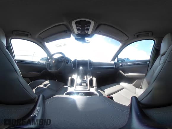 ✅ 2014 Porsche Cayenne • VIN: WP1AA2A2XELA91523 • Lot: 42538298. Wystawiony na IAAI z przebiegiem 67 001 mil. Bezpłatny archiwum sprzedaży aukcyjnych z USA i szczegółowy raport historii pojazdu na DreamBid. Zdjęcie 18.