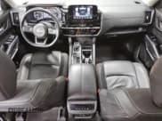 ✅ 2025 Nissan Pathfinder SL • VIN: 5N1DR3CAXSC243857 • Lot: 90363295. Listed on Copart with 16,553 mi. Free auction sales archive from the USA and detailed vehicle history report at DreamBid. Image 8.