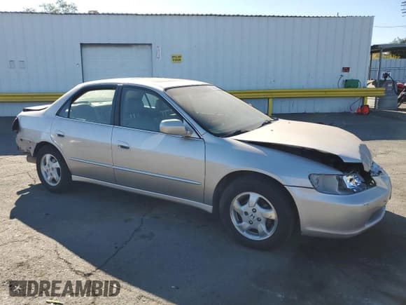 ✅ 1999 Honda Accord EX • VIN: JHMCG6679XC027544 • Лот: 68949985. Опубликован ранее на Copart с пробегом 200 875 миль. Бесплатный доступ к архиву аукционных продаж из США и подробный отчёт об истории автомобиля на DreamBid. Изображение 4.