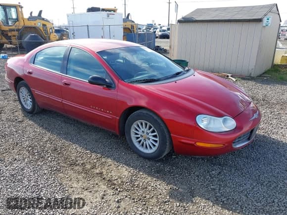 ✅ 2001 Chrysler Concorde LXi • VIN: 2C3HD36JX1H704751 • Lot: 43530252. Listed on IAAI with 121,555 mi. Free auction sales archive from the USA and detailed vehicle history report at DreamBid. Image 1.