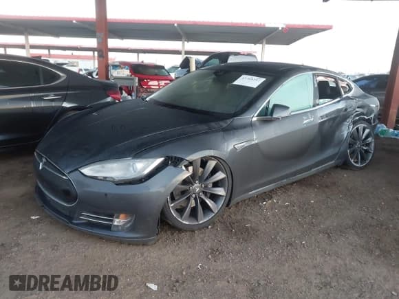 ✅ 2015 Tesla Model S 85D • VIN: 5YJSA1E2XFF116080 • Лот: 43769257. Опубликован ранее на IAAI с пробегом Не указан. Бесплатный доступ к архиву аукционных продаж из США и подробный отчёт об истории автомобиля на DreamBid. Изображение 17.