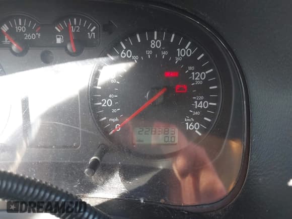 ✅ 2002 Volkswagen Jetta GLS • VIN: 3VWSE69M52M002326 • Lot: 42664114. Listed on IAAI with 228,383 mi. Free auction sales archive from the USA and detailed vehicle history report at DreamBid. Image 7.