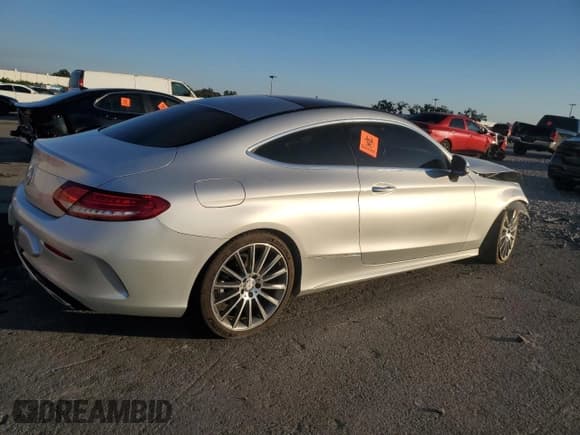 ✅ 2017 Mercedes-Benz C 300 • VIN: WDDWJ4JB7HF392519 • Lot: 92378715. Listed on Copart with 41,148 mi. Free auction sales archive from the USA and detailed vehicle history report at DreamBid. Image 3.