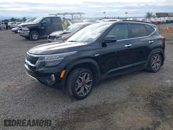 ✅ 2021 Kia Seltos SX • VIN: KNDETCA20M7185730 • Lot: 42989157. Wystawiony na IAAI z przebiegiem 58 250 mil. Bezpłatny archiwum sprzedaży aukcyjnych z USA i szczegółowy raport historii pojazdu na DreamBid. Zdjęcie 2.