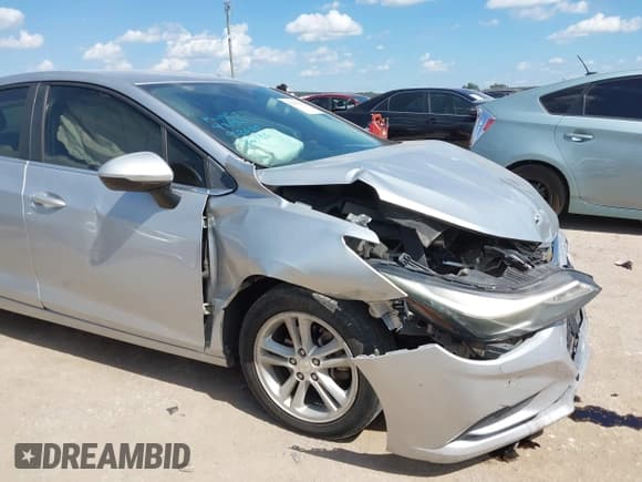 ✅ 2018 Chevrolet Cruze LT • VIN: 1G1BE5SMXJ7154272 • Lot: 43288169. Listed on IAAI with 109,393 mi. Free auction sales archive from the USA and detailed vehicle history report at DreamBid. Image 6.