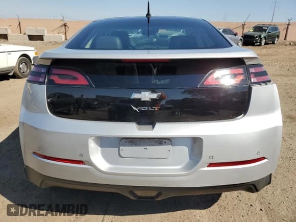 ✅ 2012 Chevrolet Volt • VIN: 1G1RD6E40CU124303 • Lot: 71253004. Wystawiony na Copart z przebiegiem 128 255 mil. Bezpłatny archiwum sprzedaży aukcyjnych z USA i szczegółowy raport historii pojazdu na DreamBid. Zdjęcie 6.