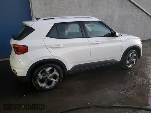 ✅ 2023 Hyundai Venue SEL • VIN: KMHRC8A34PU233433 • Lot: 79624294. Listed on Copart with 41,043 mi. Free auction sales archive from the USA and detailed vehicle history report at DreamBid. Image 3.