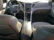 ✅ 2012 Hyundai Sonata Limited • VIN: 5NPEC4AB5CH425693 • Лот: 70068274. Опубликован ранее на Copart с пробегом 203 649 миль. Бесплатный доступ к архиву аукционных продаж из США и подробный отчёт об истории автомобиля на DreamBid. Изображение 8.