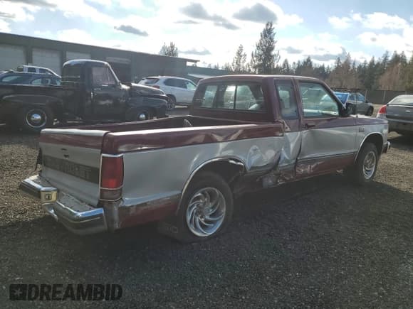 ✅ 1990 Chevrolet S-10 LS • VIN: 1GCCS19Z2L2129459 • Лот: 47881665. Опубликован ранее на Copart с пробегом 282 574 миль. Бесплатный доступ к архиву аукционных продаж из США и подробный отчёт об истории автомобиля на DreamBid. Изображение 3.