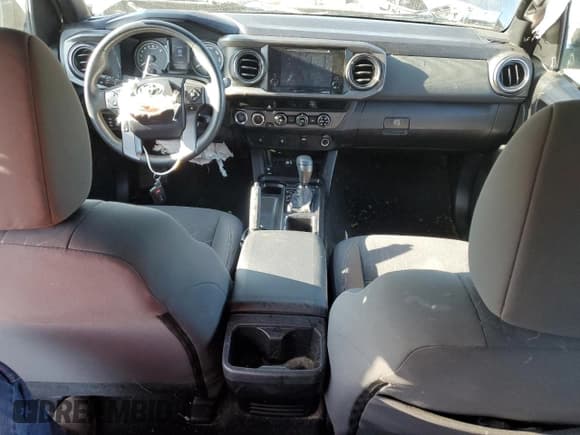 ✅ 2017 Toyota Tacoma SR5 • VIN: 3TMCZ5AN5HM084464 • Lot: 80092425. Wystawiony na Copart z przebiegiem 112 221 mil. Bezpłatny archiwum sprzedaży aukcyjnych z USA i szczegółowy raport historii pojazdu na DreamBid. Zdjęcie 8.