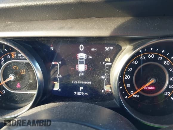 ✅ 2023 Jeep Gladiator Sport S • VIN: 1C6HJTAG7PL577721 • Lot: 43888896. Wystawiony na IAAI z przebiegiem 71 579 mil. Bezpłatny archiwum sprzedaży aukcyjnych z USA i szczegółowy raport historii pojazdu na DreamBid. Zdjęcie 7.