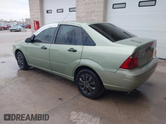 ✅ 2007 Ford Focus S • VIN: 1FAFP34N17W239888 • Lot: 43402571. Listed on IAAI with 269,023 mi. Free auction sales archive from the USA and detailed vehicle history report at DreamBid. Image 3.
