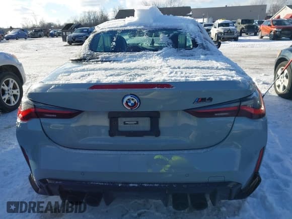 ✅ 2022 BMW M4 Competition xDrive • VIN: WBS33BA09NCK98125 • Lot: 41320705. Listed on IAAI with Not provided. Free auction sales archive from the USA and detailed vehicle history report at DreamBid. Image 16.