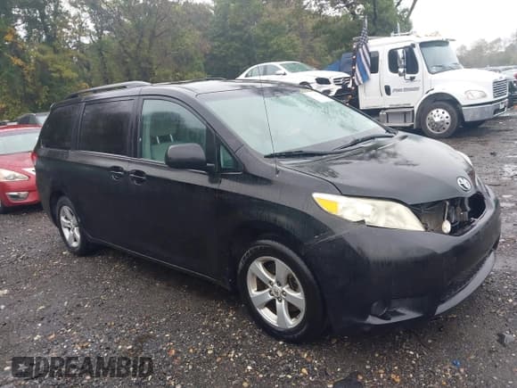 ✅ 2012 Toyota Sienna LE AAS • VIN: 5TDKK3DC0CS277578 • Lot: 43340372. Wystawiony na IAAI z przebiegiem 257 614 mil. Bezpłatny archiwum sprzedaży aukcyjnych z USA i szczegółowy raport historii pojazdu na DreamBid. Zdjęcie 13.