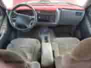 1996 Chevrolet Blazer z VIN 1GNDT13W7T2138892, wystawiony jako Copart lot #79970274 z przebiegiem 192 084 mil mil oraz Szkoda całkowita • Salvage title. Historia ofert i sprzedaży dostępna na DreamBid. Obrazek 8.