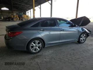 ✅ 2011 Hyundai Sonata SE • VIN: 5NPEC4AC1BH141405 • Lot: 75367374. Listed on Copart with 242,905 mi. Free auction sales archive from the USA and detailed vehicle history report at DreamBid. Image 3.