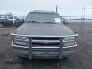 ✅ 2001 Chevrolet Suburban LS • VIN: 3GNFK16T41G243519 • Лот: 41094019. Опубликован ранее на IAAI с пробегом 220 640 миль. Бесплатный доступ к архиву аукционных продаж из США и подробный отчёт об истории автомобиля на DreamBid. Изображение 13.