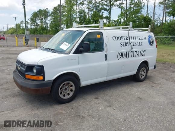 ✅ 2011 Chevrolet Express Cargo • VIN: 1GCSGAFX4B1119293 • Лот: 42589813. Опубликован ранее на IAAI с пробегом 153 683 миль. Бесплатный доступ к архиву аукционных продаж из США и подробный отчёт об истории автомобиля на DreamBid. Изображение 2.