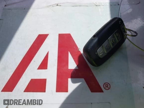 ✅ 2011 Kia Sorento SX • VIN: 5XYKW4A23BG135324 • Lot: 43900649. Listed on IAAI with 276,749 mi. Free auction sales archive from the USA and detailed vehicle history report at DreamBid. Image 11.