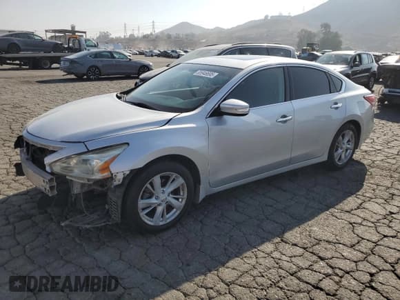 ✅ 2013 Nissan Altima SL • VIN: 1N4AL3AP6DN447083 • Лот: 85946695. Опубликован ранее на Copart с пробегом 203 839 миль. Бесплатный доступ к архиву аукционных продаж из США и подробный отчёт об истории автомобиля на DreamBid. Изображение 1.