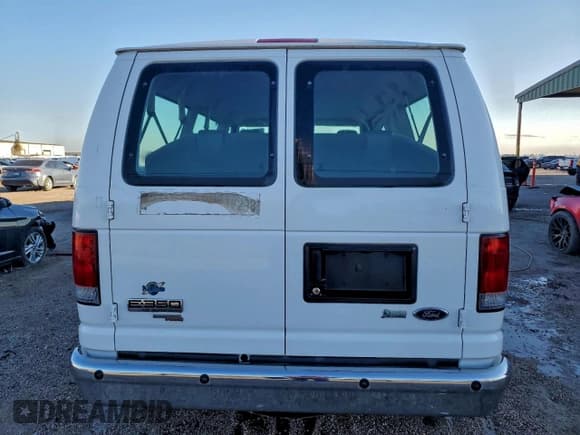 ✅ 2012 Ford Econoline Passenger XLT • VIN: 1FBNE3BL3CDA93632 • Lot: 91743565. Wystawiony na Copart z przebiegiem 37 010 mil. Bezpłatny archiwum sprzedaży aukcyjnych z USA i szczegółowy raport historii pojazdu na DreamBid. Zdjęcie 6.