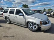 ✅ 2014 Chevrolet Tahoe LTZ • VIN: 1GNSKCE07ER128985 • Lot: 85178565. Wystawiony na Copart z przebiegiem 113 593 mil. Bezpłatny archiwum sprzedaży aukcyjnych z USA i szczegółowy raport historii pojazdu na DreamBid. Zdjęcie 4.