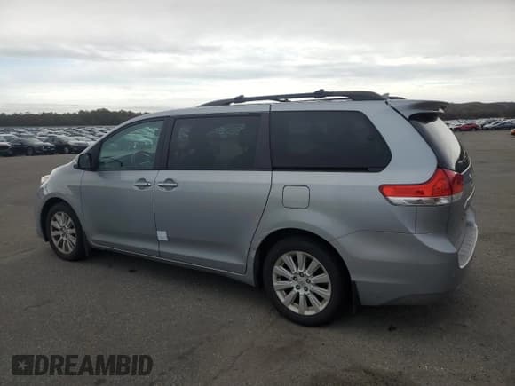✅ 2014 Toyota Sienna Limited • VIN: 5TDDK3DC8ES075308 • Лот: 91330775. Опубликован ранее на Copart с пробегом 177 934 миль. Бесплатный доступ к архиву аукционных продаж из США и подробный отчёт об истории автомобиля на DreamBid. Изображение 2.