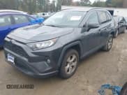 ✅ 2019 Toyota RAV4 XLE • VIN: 2T3W1RFV1KC001639 • Лот: 43549988. Опубликован ранее на IAAI с пробегом 211 921 миль. Бесплатный доступ к архиву аукционных продаж из США и подробный отчёт об истории автомобиля на DreamBid. Изображение 2.