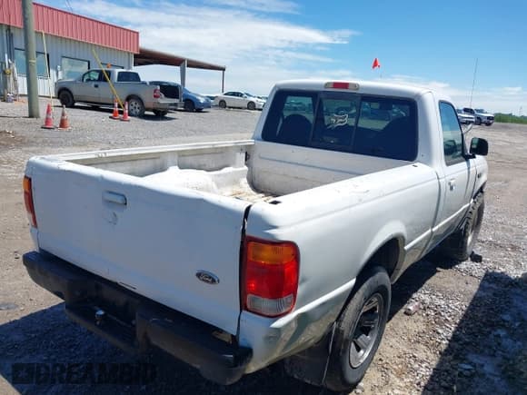 ✅ 1998 Ford Ranger XL • VIN: 1FTYR10C9WUA24677 • Lot: 42294856. Listed on IAAI with 249,895 mi. Free auction sales archive from the USA and detailed vehicle history report at DreamBid. Image 4.