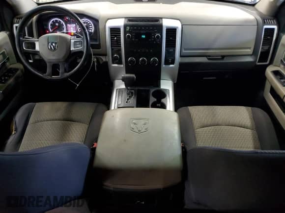 2010 Dodge 1500 Sport z VIN 1D7RV1CT1AS206928, wystawiony jako Copart lot #69956535 z przebiegiem 209 388 mil mil oraz Czysty tytuł • Clean title. Historia ofert i sprzedaży dostępna na DreamBid. Obrazek 8.