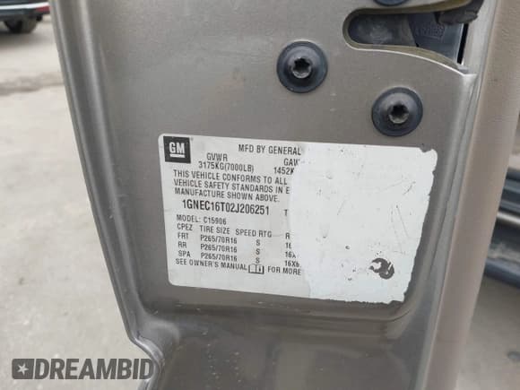 ✅ 2002 Chevrolet Suburban LS • VIN: 1GNEC16T02J206251 • Lot: 42732097. Wystawiony na IAAI z przebiegiem 276 973 mil. Bezpłatny archiwum sprzedaży aukcyjnych z USA i szczegółowy raport historii pojazdu na DreamBid. Zdjęcie 9.