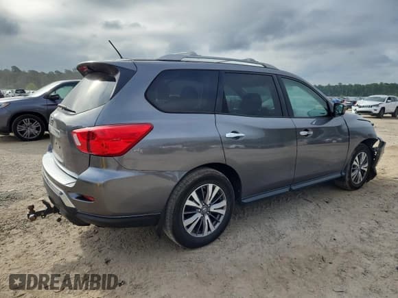 ✅ 2017 Nissan Pathfinder S • VIN: 5N1DR2MN7HC636249 • Лот: 71837945. Опубликован ранее на Copart с пробегом 188 046 миль. Бесплатный доступ к архиву аукционных продаж из США и подробный отчёт об истории автомобиля на DreamBid. Изображение 3.