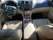 ✅ 2013 Toyota Highlander Limited • VIN: 5TDDK3EH4DS196619 • Lot: 91491515. Listed on Copart with 127,325 mi. Free auction sales archive from the USA and detailed vehicle history report at DreamBid. Image 8.