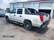 ✅ 2005 Chevrolet Avalanche LS • VIN: 3GNEC12Z15G267981 • Lot: 42345543. Listed on IAAI with 235,585 mi. Free auction sales archive from the USA and detailed vehicle history report at DreamBid. Image 3.