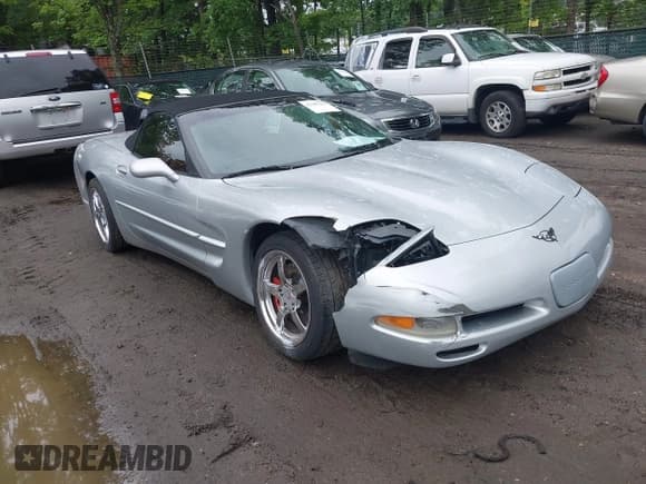 ✅ 2000 Chevrolet Corvette • VIN: 1G1YY32G4Y5111973 • Lot: 42383101. Listed on IAAI with 73,252 mi. Free auction sales archive from the USA and detailed vehicle history report at DreamBid. Image 1.