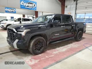 ✅ 2022 Toyota Tundra Limited • VIN: 5TFJA5DB2NX020291 • Лот: 60884865. Опубликован ранее на Copart с пробегом 36 797 миль. Бесплатный доступ к архиву аукционных продаж из США и подробный отчёт об истории автомобиля на DreamBid. Изображение 1.