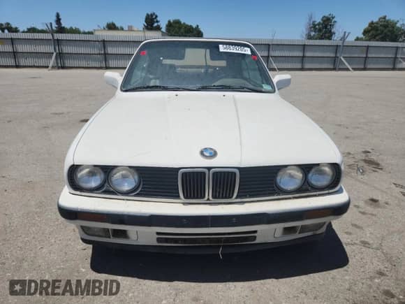 1991 BMW 3 Series z VIN WBABB2314MEC26165, wystawiony jako Copart lot #58839205 z przebiegiem 124 898 mil mil oraz Szkoda całkowita • Salvage title. Historia ofert i sprzedaży dostępna na DreamBid. Obrazek 5.