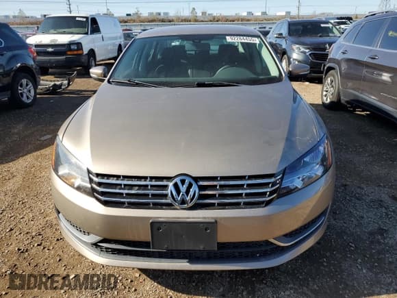 ✅ 2015 Volkswagen Passat S • VIN: 1VWAT7A32FC066325 • Lot: 92284455. Listed on Copart with 130,514 mi. Free auction sales archive from the USA and detailed vehicle history report at DreamBid. Image 5.