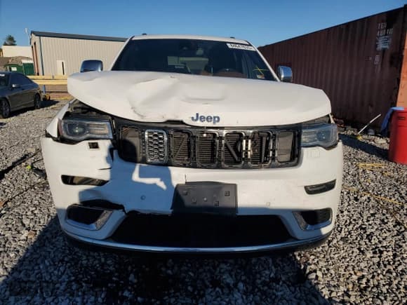 ✅ 2019 Jeep Grand Cherokee Summit • VIN: 1C4RJFJT0KC604052 • Lot: 84647635. Listed on Copart with 84,957 mi. Free auction sales archive from the USA and detailed vehicle history report at DreamBid. Image 5.