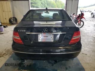 ✅ 2013 Mercedes-Benz C 250 Sport • VIN: WDDGF4HB6DA772258 • Lot: 70338295. Wystawiony na Copart z przebiegiem 115 025 mil. Bezpłatny archiwum sprzedaży aukcyjnych z USA i szczegółowy raport historii pojazdu na DreamBid. Zdjęcie 6.